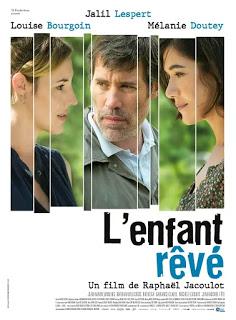 DANS LES SALLES AVEC UN GRAND ÉCRAN (6) DANS LES SALLES AVEC UN GRAND ÉCRAN (6)