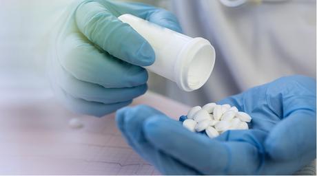 Si la découverte était confirmée, l'aspirine serait le premier médicament en vente libre largement disponible permettant de réduire la mortalité chez les patients COVID-19 (Visuel Adobe Stock 328926262)