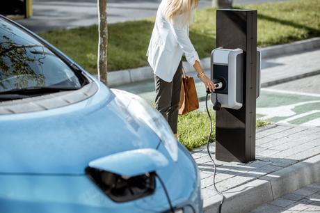 Les bornes de recharge rapide : comment en bénéficier et à quel prix ?