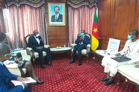 Fonds Spécial de Solidarité Contre la Covid-19 : Cimencam remet un don d’une valeur de 100 millions au Ministre de la Santé Publique Fonds Spécial de Solidarité Contre la Covid-19 : Cimencam remet un don d’une valeur de 100 millions au Ministre de la Santé Publique