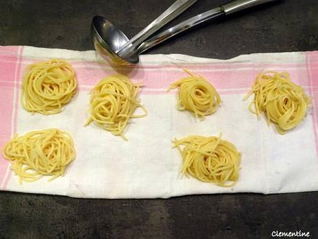 Spaghettis frits aux courgettes et pesto à la sicilienne