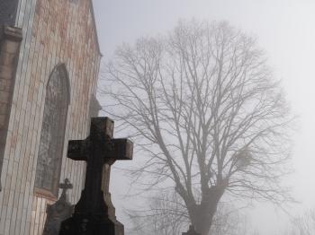 encens,marbre,bruyère,toussaint,défunts,commémoration des fidèles défunts,cluny,jour des morts,poème,fête chrétienne,blog littéraire de christian cottet-emard,âme,cierge,vitrail,christian cottet-emard,voûte,forêt,adieu mais pas pour toujours,songe de géronte,ange,vêpres,deuil,croix,célébration,occident chrétien,civilisation occidentale,culture occidentale,rite