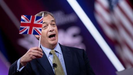 Royaume-Uni : Le parti de Nigel Farage s’attaque aux restrictions sanitaires Royaume-Uni : Le parti de Nigel Farage s’attaque aux restrictions sanitaires