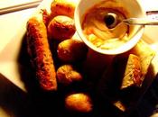 Brochettes pommes terre saucisse beyond meat trempette mayo ketchup worcestershire frauxmage salade caprese