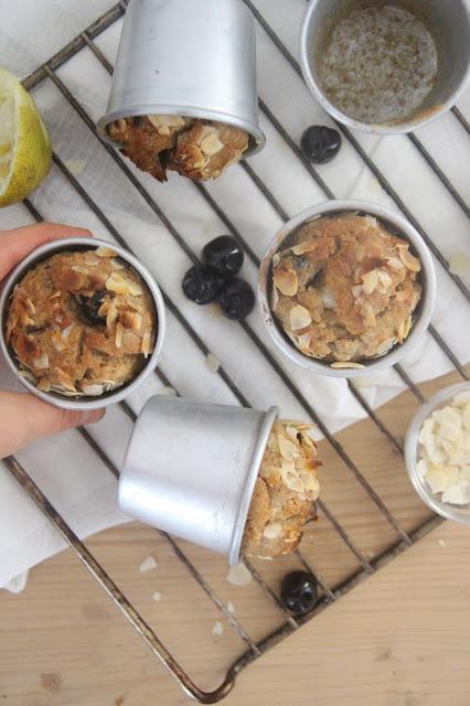 Cuillère et saladier : Muffins citron, amande et cerises amarena (vegan)