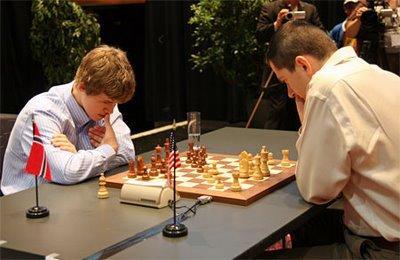 le choc du jour Onischuk - Carlsen ou le remake de la finale 2007 - photo Chessbase
