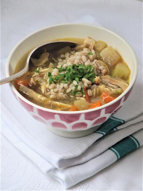 Bouillon de poulet à l'orge perlé