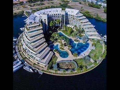 Divers - Architecte en folie