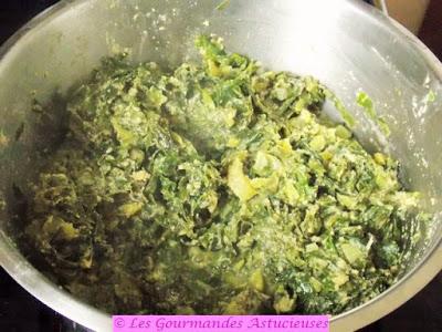 Polenta farcie aux blettes, garnie de pois chiches et aromatisée à l'huile de capucine (Vegan) Polenta farcie aux blettes, garnie de pois chiches et aromatisée à l'huile de capucine (Vegan)