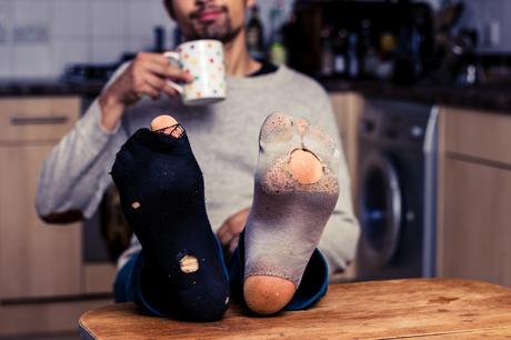 C’est une technologie révolutionnaire à base de nanoparticules qui apporte une alternative de fraicheur pour les pieds malodorants (Visuel 55553136).