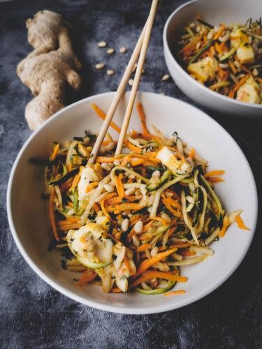 Salade de carottes, courgettes, radis noir et Reblochon de Savoie