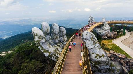 Pays Etranger - un pont à vous couper le souffler au Vietnam