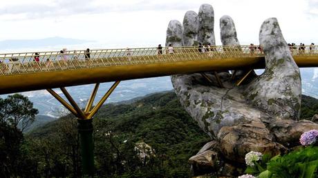 Pays Etranger - un pont à vous couper le souffler au Vietnam