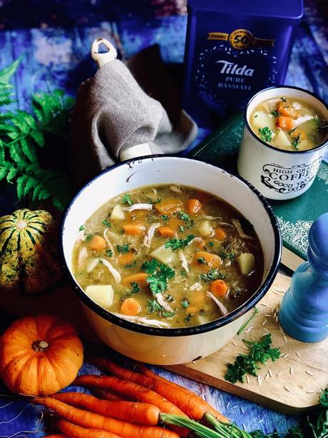 La soupe diri mama : Soupe rustique de riz, au poulet, aux légumes et lentilles vertes ! Une recette nostalgique à souhait !