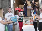 œuvres humanitaires poursuivent entre Disney Toys Tots