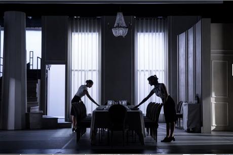 Nobody et le bouffon