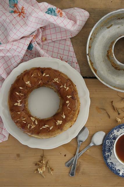 Cuillère et saladier : Gâteau renversé à la halva vegan Gâteau renversé à la halva vegan