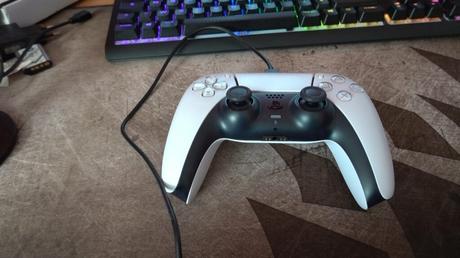 Comment utiliser la manette DualSense PS5 sur PC en filaire Manette dualsense PS5 brancher au PC