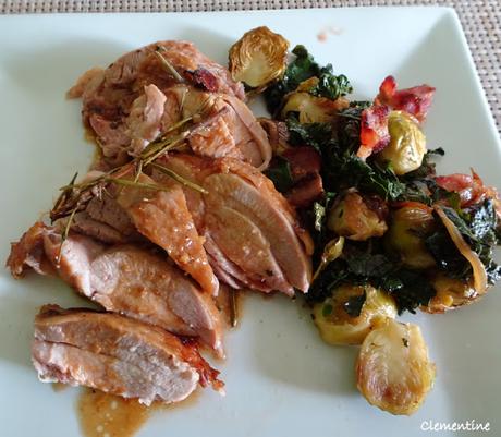 Thanksgiving : Cuisse de dinde marinée accompagnée de choux de Bruxelles, chou kale et bacon