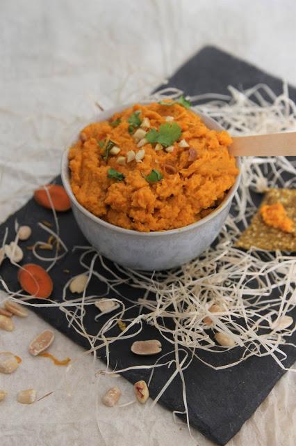Cuillère et saladier : Tartinade carotte, gingembre, orange et cacahuète (vegan) Cuillère et saladier : Tartinade carotte, gingembre, orange et cacahuète (vegan)