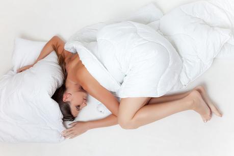 Mal de dos : dans quelle position dormir ?
