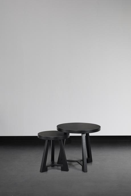 Holly - Tables d’appoint en bois d’une épaisseur de 4 cm, pied en bois, 680€