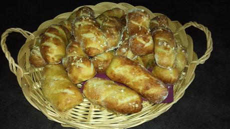 Mauricette-moricette-malicette-pâte à bretzel: petits pains alsaciens
