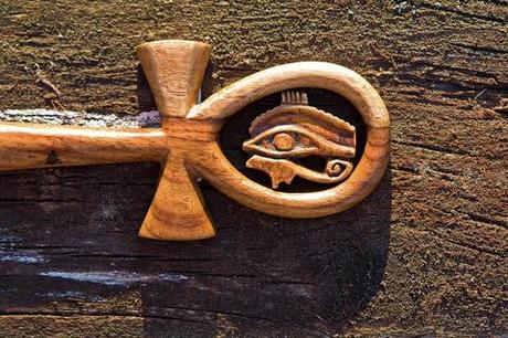 Croix d'Ankh avec œil d'Horus