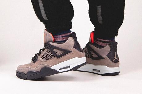 La Air Jordan 4 “Taupe Haze” se dévoile en détails