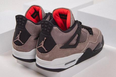 La Air Jordan 4 “Taupe Haze” se dévoile en détails