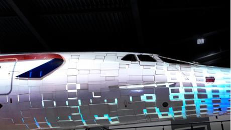 Du projection mapping sur le Concorde avec Christie