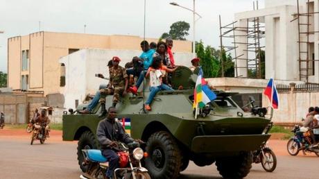 La Russie envoie 300 instructeurs militaires en Centrafrique pour soutenir le pouvoir à Bangui
