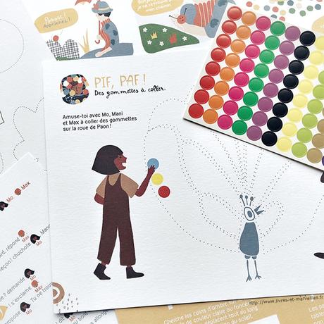 Paon et les petits curieux Paon et les petits curieux