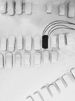 Dans le Brouhaha Jusqu'aux Genoux Dans le Brouhaha Jusqu'aux Genoux