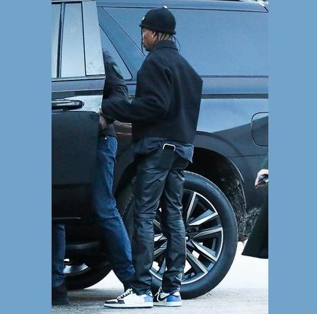 Travis Scott aperçu avec une Air Jordan 1 Low UNC inédite Travis Scott aperçu avec une Air Jordan 1 Low UNC inédite