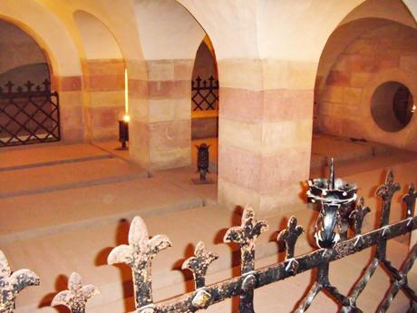 La crypte impériale de la cathédrale de Spire © Altera levatur - licence [CC BY-SA 4.0] from Wikimedia Commons