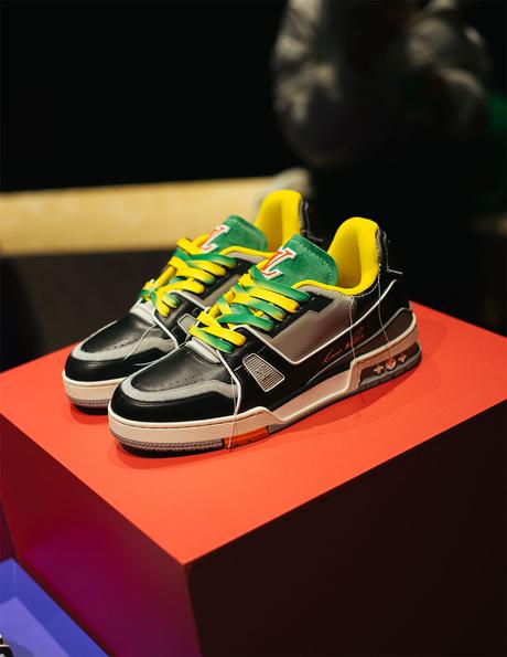 Découvrez l’intérieur du pop-up Louis Vuitton à Paris