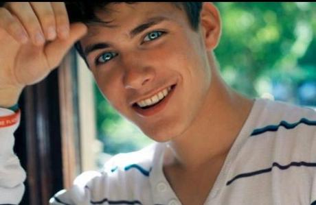 Le Pétillant de L'Oeil Qui Nous Garde Le Sourire Jamais Ben Loin Le Pétillant de L'Oeil Qui Nous Garde Le Sourire Jamais Ben Loin