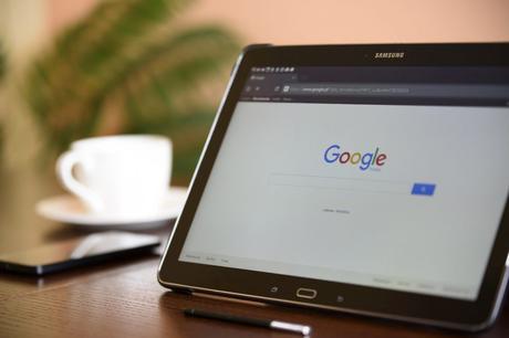 Comment expliquer la domination de Google parmi les moteurs de recherche?