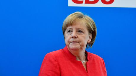 Allemagne : Merkel favorable à un durcissement des mesures anti-coronavirus