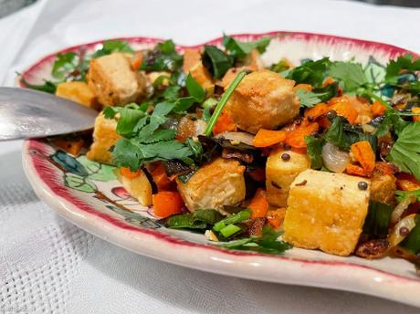 Lutsubo express – Tofu lacto-fermenté au tamari sauté aux légumes