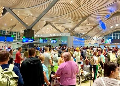Nha Trang - aéroport Cam Ranh et touristes russes
