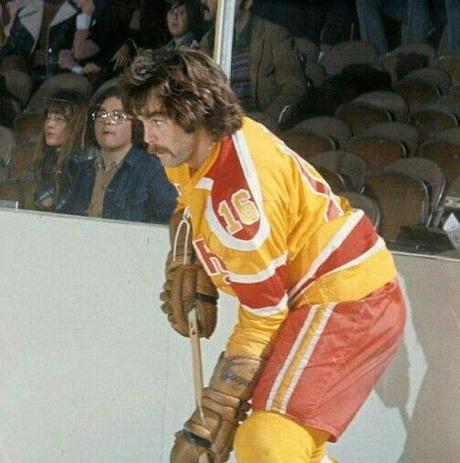 Derek Sanderson, joueur d’hockey et playboy Derek Sanderson, joueur d’hockey et playboy