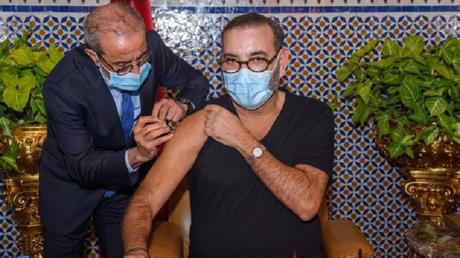 Le Roi du Maroc lance la campagne de Vaccination contre le covid-19