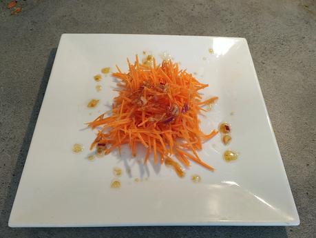 Salade de carottes et sa vinaigrette miel gingembre Salade de carottes et sa vinaigrette miel gingembre