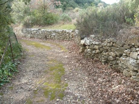 promenade,marche,randonnée,balade,campagne,village,sud