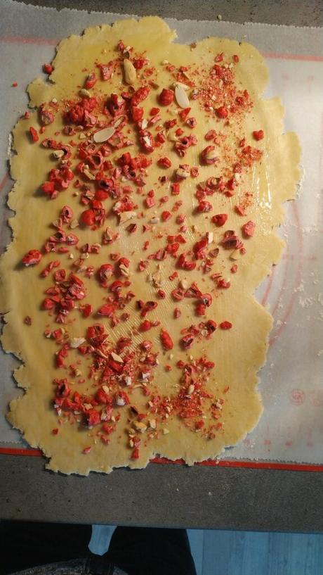 Ma jolie brioche tressée aux pralines Ma jolie brioche tressée aux pralines