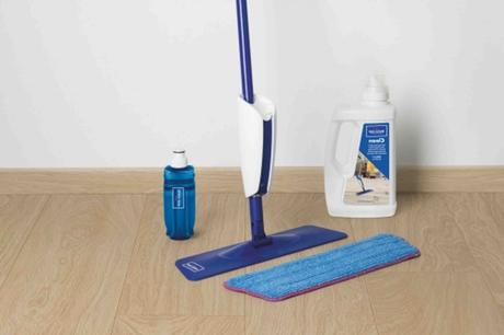 Comment nettoyer un vieux parquet en chêne?
