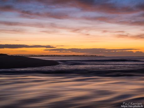 tournepierres à collier et bécasseaux sanderling à #Fouesnant #Bretagne #Finistère tournepierres à collier et bécasseaux sanderling à #Fouesnant #Bretagne #Finistère