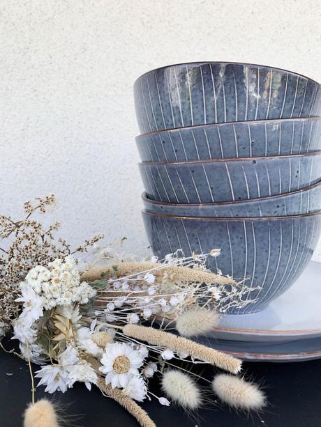 Où trouver un coquetier original clemaroundthecorner déco fleurs séchées bol bleu saladier style rustique